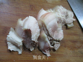 双椒回锅肉的做法步骤：2