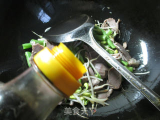 黄豆芽鹅胗炒梅豆的做法步骤：5