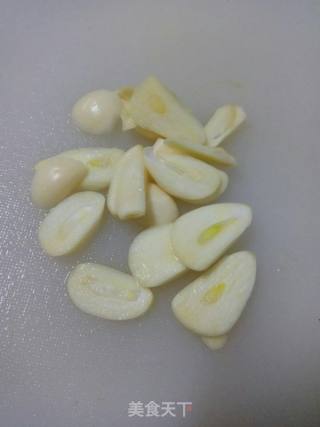 芹菜五花肉炒杏鲍菇的做法步骤：4