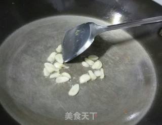 芹菜五花肉炒杏鲍菇的做法步骤：5