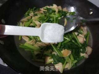 芹菜五花肉炒杏鲍菇的做法步骤：9