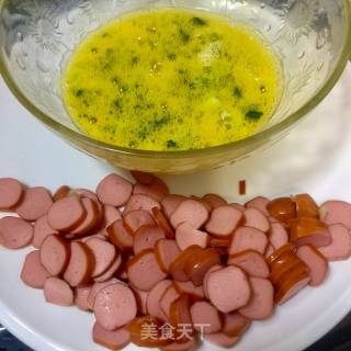 香肠煎鸡蛋的做法步骤：2
