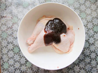土豆烤鸡腿的做法步骤：1