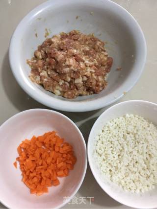 胡萝卜糯米珍珠丸子的做法步骤：2