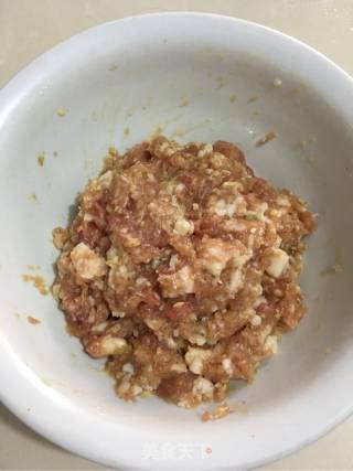 清蒸胡萝卜小肉圆的做法步骤：2