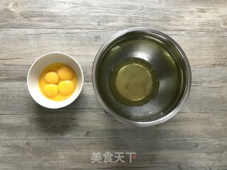 醇香黑米戚风蛋糕卷的做法步骤：1