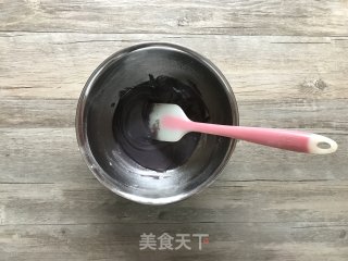 醇香黑米戚风蛋糕卷的做法步骤：3