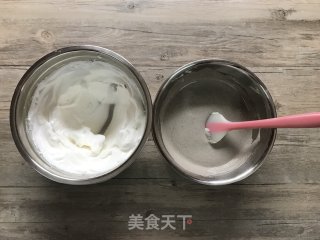 醇香黑米戚风蛋糕卷的做法步骤：7
