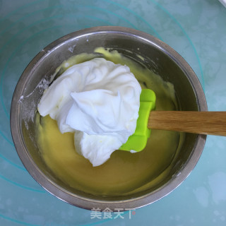 牛油果蛋糕卷的做法步骤：4