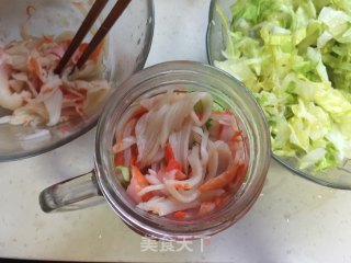 蟹柳生菜沙拉杯的做法步骤：10
