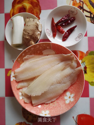 清蒸鲽鱼的做法步骤：1