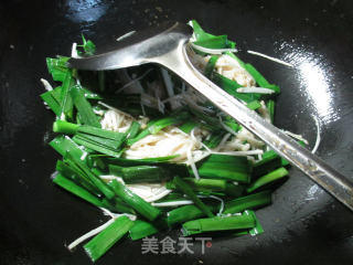 韭菜炒金针菇的做法步骤：4
