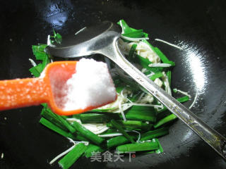 韭菜炒金针菇的做法步骤：5