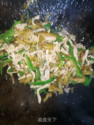 青椒榨菜肉丝的做法步骤：9