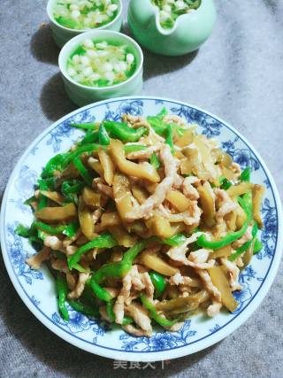 青椒榨菜肉丝的做法步骤：11