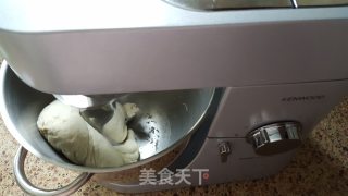德国碱水面包的做法步骤：2