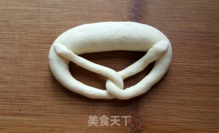 德国碱水面包的做法步骤：14