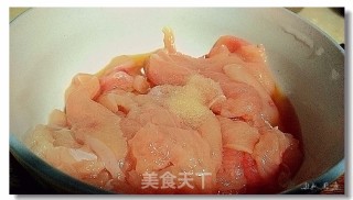 水煮鸡片的做法步骤：3