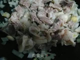 西红柿土豆炖牛腩的做法步骤：4