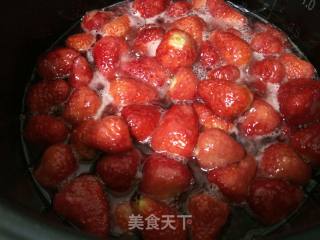 草莓酱的做法步骤：2