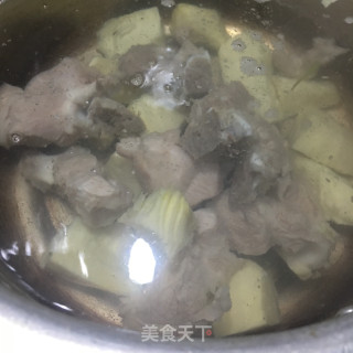 冬笋龙骨汤的做法步骤：3