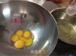 巧克力酱戚风蛋糕的做法步骤：2