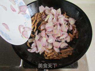 洋葱头炒鸡丝的做法步骤：4