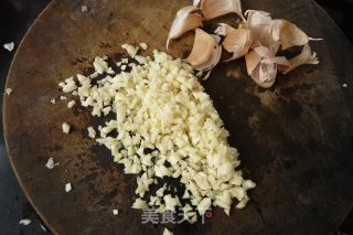 金蒜炒饭的做法步骤：2