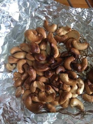 腰果拌芹菜的做法步骤：2