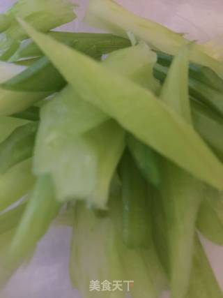 腰果拌芹菜的做法步骤：3