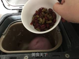 核桃蔓越莓软欧包的做法步骤：2