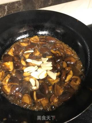 油焖香菇的做法步骤：5