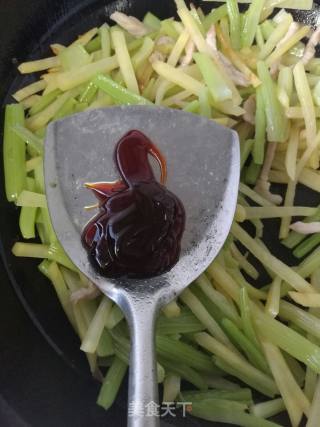 芹菜苔炒土豆丝的做法步骤：5