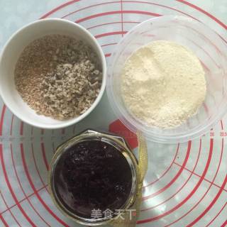 鲜花饼的做法步骤：1