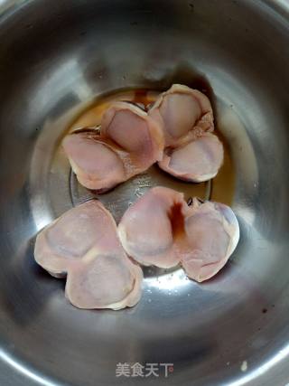 蒜薹炒鸭肫的做法步骤：1