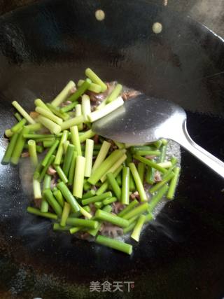 蒜薹炒鸭肫的做法步骤：5