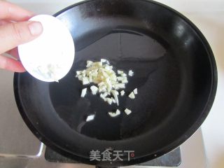 蒜蓉炒白苋菜的做法步骤：2