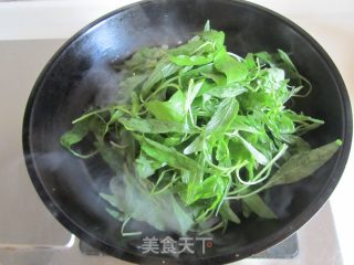 蒜蓉炒白苋菜的做法步骤：3