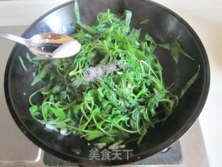 蒜蓉炒白苋菜的做法步骤：4