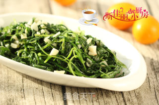 蒜蓉炒白苋菜的做法步骤：6