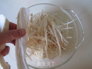 干煸杏鲍菇的做法步骤：1