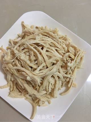 麻辣手撕鸡的做法步骤：5