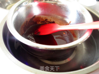 蔓越莓黑巧重磅蛋糕的做法步骤：2