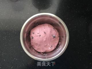 黑加仑紫薯软欧的做法步骤：7