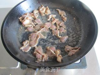 蒜薹爆鸡胗的做法步骤：4