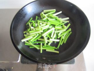 蒜薹爆鸡胗的做法步骤：6