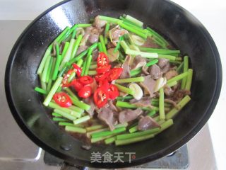 蒜薹爆鸡胗的做法步骤：9