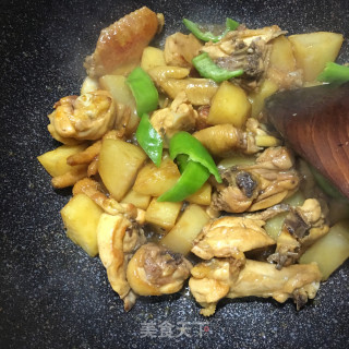 土豆焖鸡的做法步骤：11