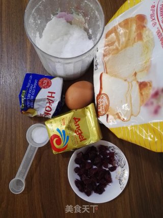 蔓越莓心形面包的做法步骤：1