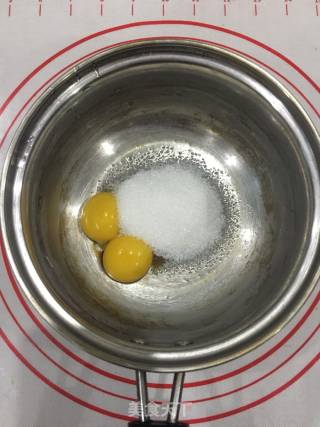草莓冰淇淋的做法步骤：1